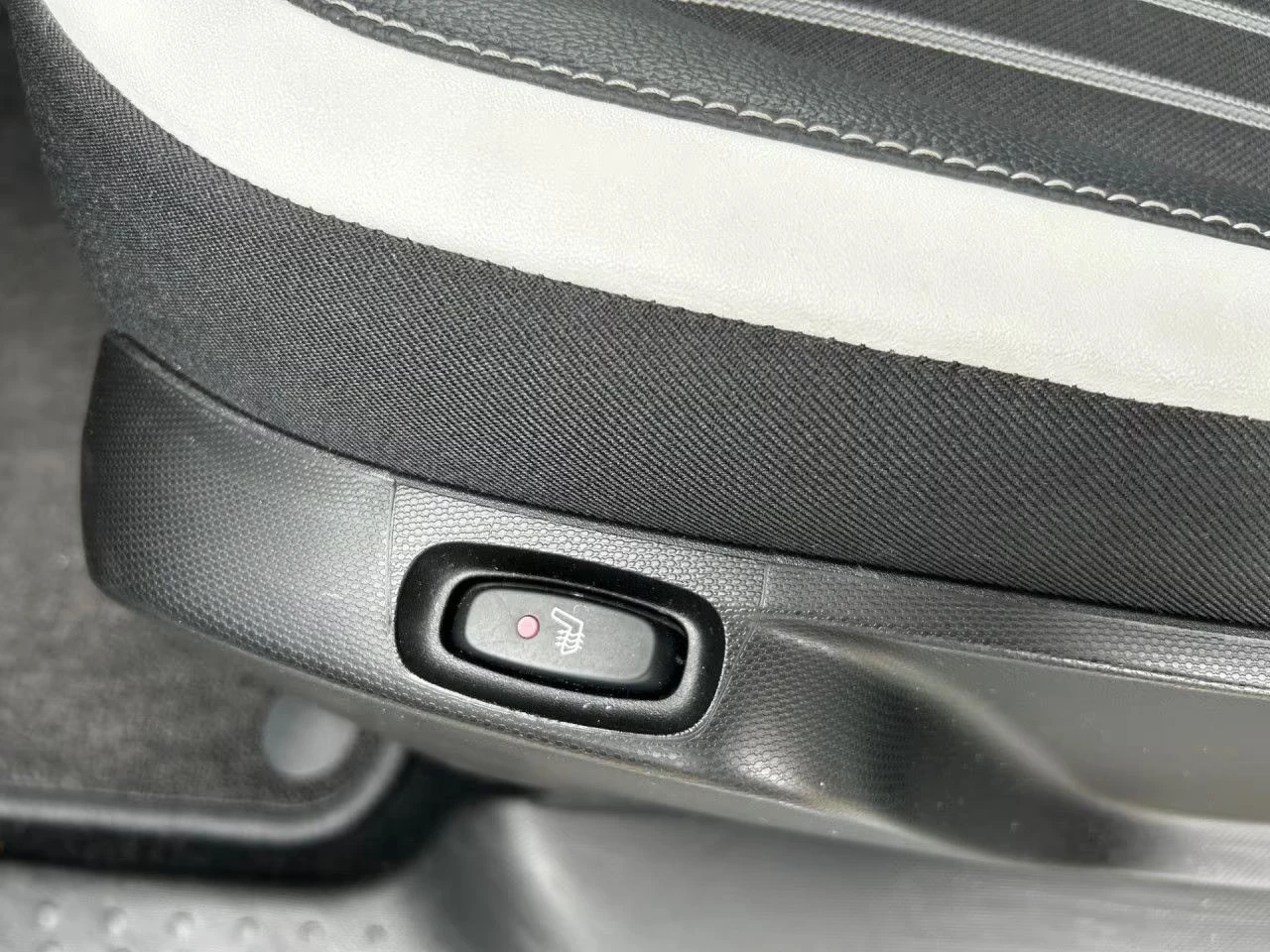 Renault Twingo e-TECHNO/82HP/CAM/NAVI/LED/CPLAY/L.ASSIST/648gpr | Mobile.bg � ����������� 14