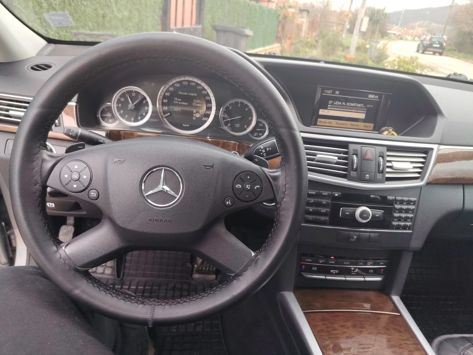 Mercedes-Benz E 350  - изображение 6