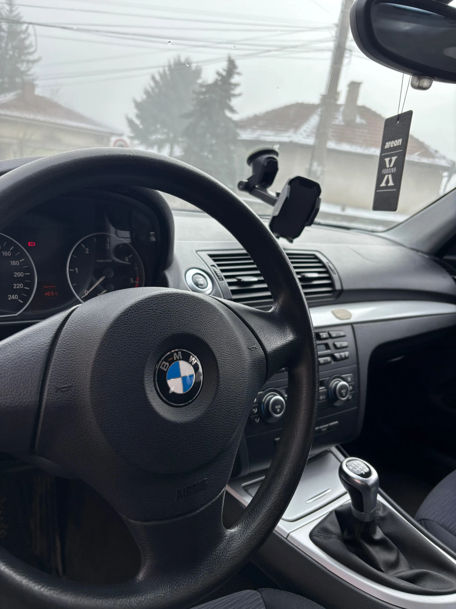 BMW 118 2.0d - изображение 5