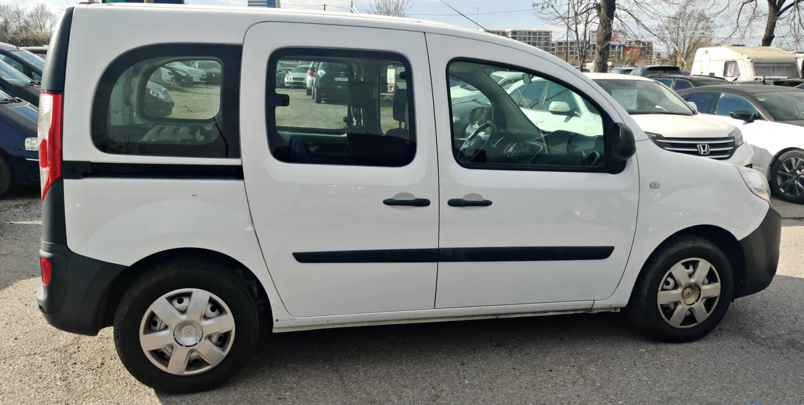 Renault Kangoo 1.2 turbo-16V-114ps-6-скорости, снимка 8 - Автомобили и джипове - 54133903