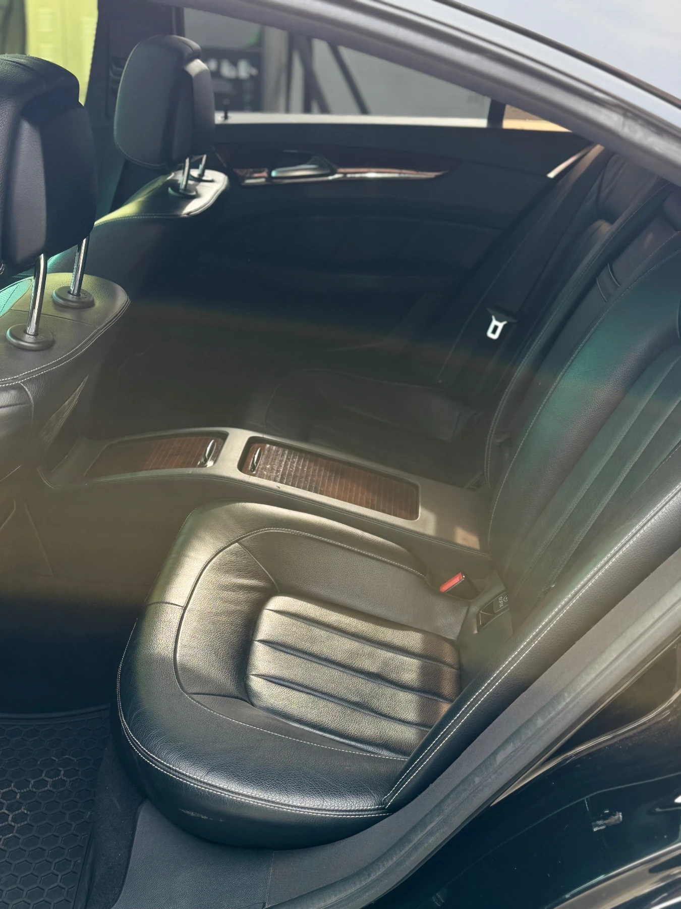 Mercedes-Benz CLS 550, снимка 12 - Автомобили и джипове - 54383330