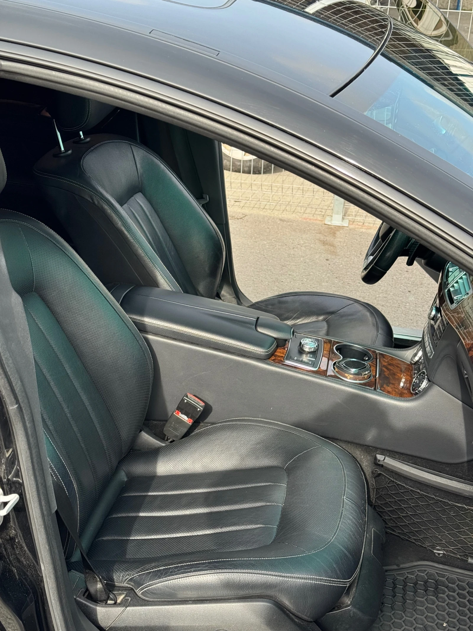 Mercedes-Benz CLS 550, снимка 11 - Автомобили и джипове - 54383330