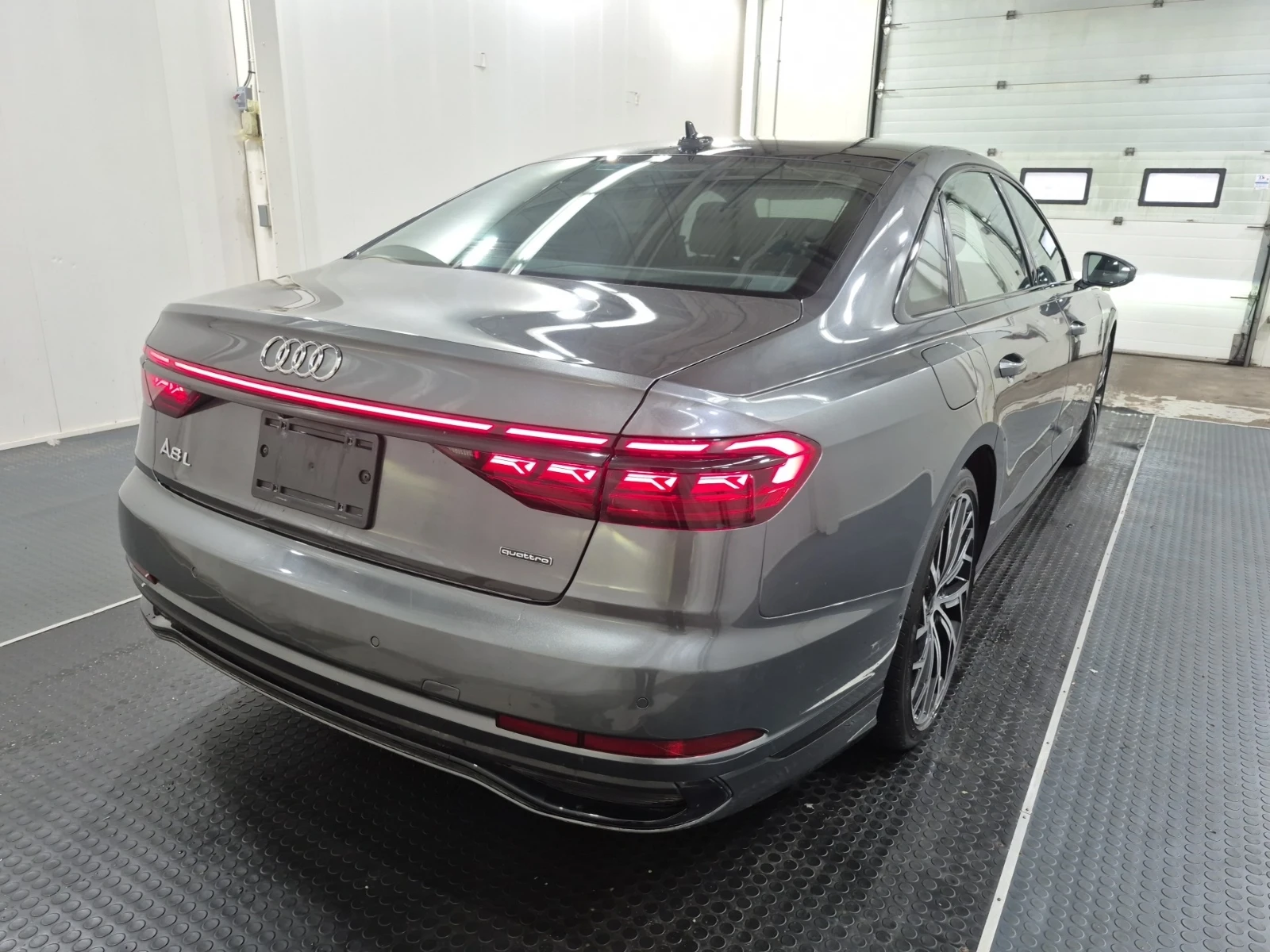 Audi A8 L * * CARFAX * * АВТО КРЕДИТ * * Цена до БГ * * , снимка 3 - Автомобили и джипове - 54611563