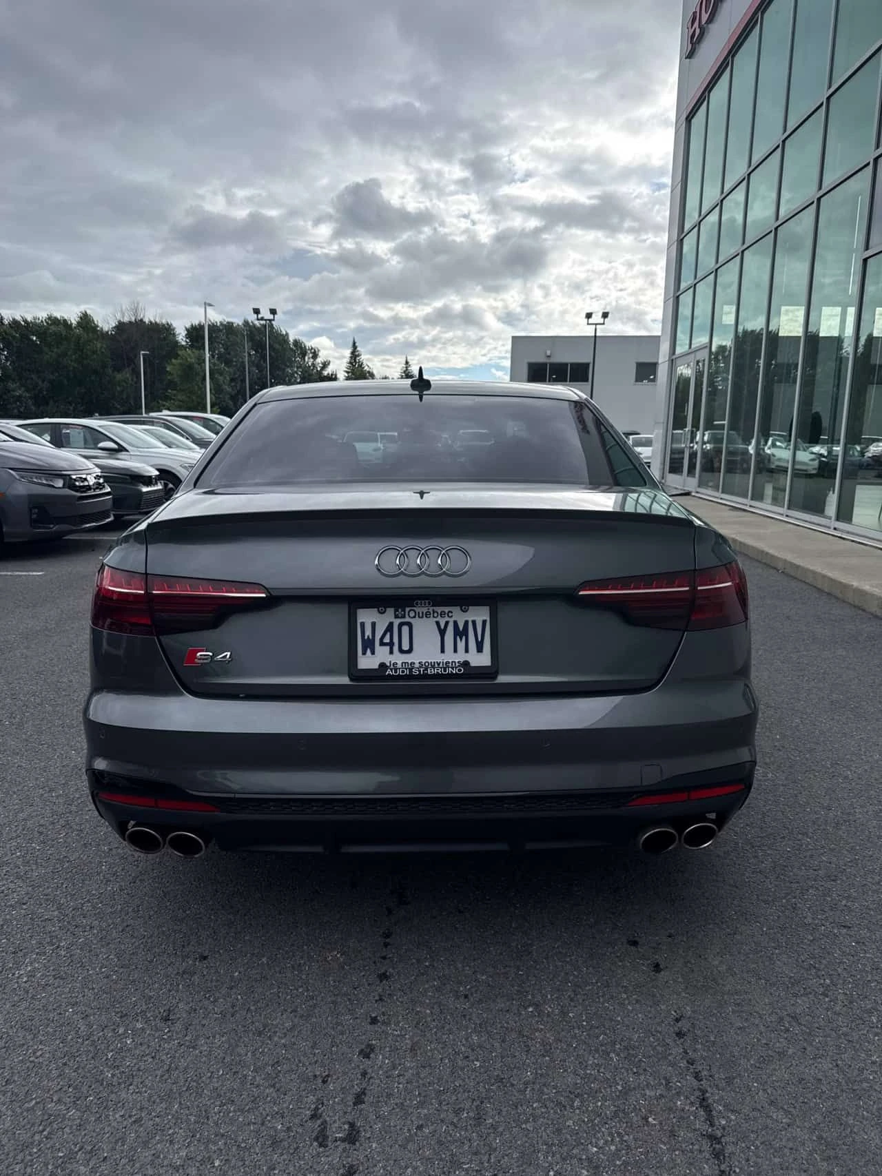 Audi S4 * Progressiv * CARFAX * БЕЗ ПЪРВОНАЧАЛНА ВНОСКА, снимка 4 - Автомобили и джипове - 55548075