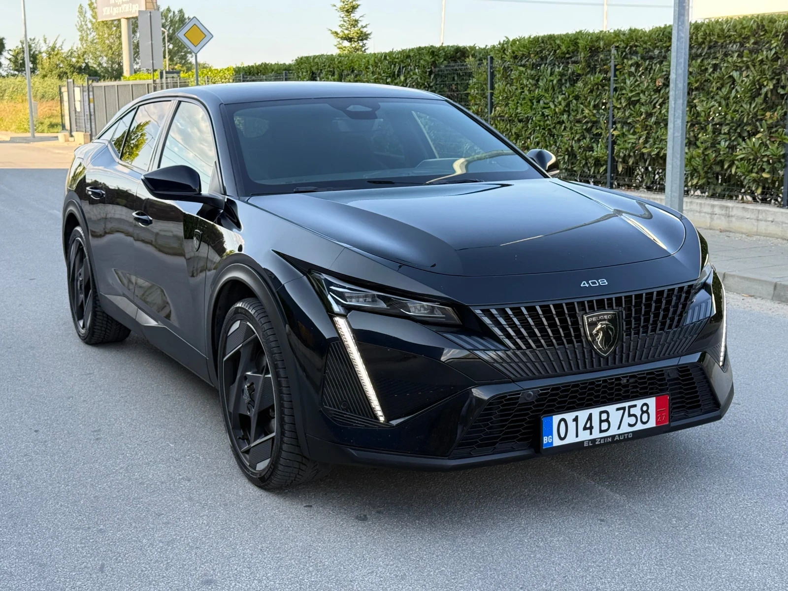 Peugeot 408 GT-LINE/PLUG-IN-HYBRID/DISTRONIC/DIGITAL/LED/ИСТ, снимка 2 - Автомобили и джипове - 55599079