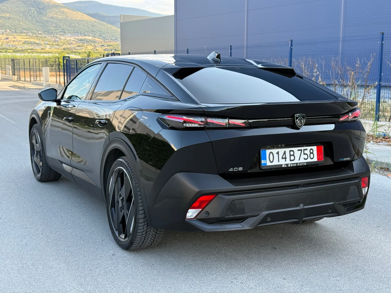 Peugeot 408 GT-LINE/PLUG-IN-HYBRID/DISTRONIC/DIGITAL/LED/ИСТ, снимка 5 - Автомобили и джипове - 55599079
