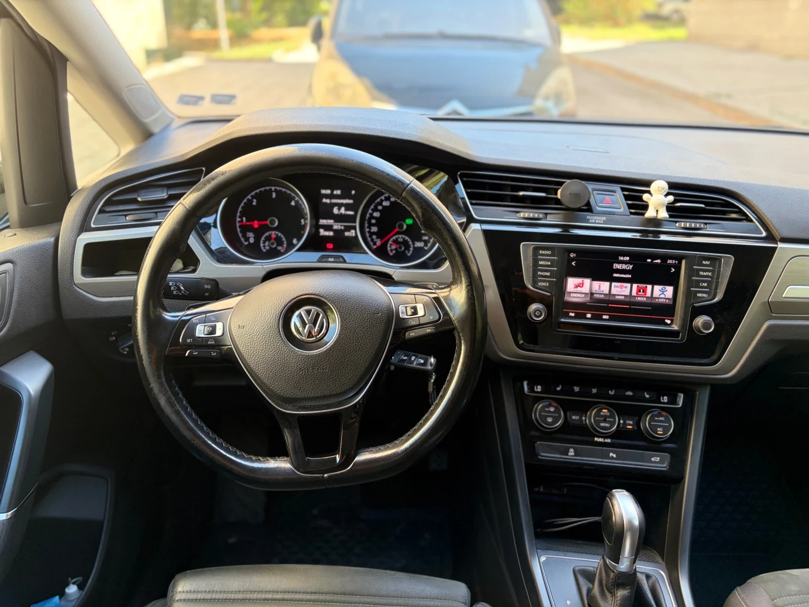 VW Touran, снимка 9 - Автомобили и джипове - 55994539