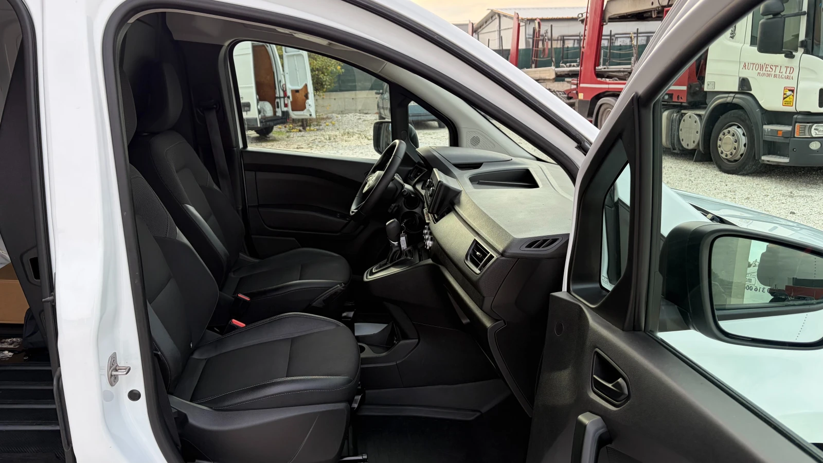 Nissan Townstar 45kWh, снимка 11 - Автомобили и джипове - 56642769