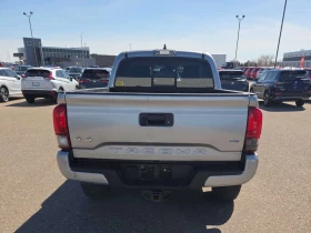 Toyota Tacoma * 4x4 Double Cab * CARFAX * ПОДГРЕВИ * NAVI, снимка 15