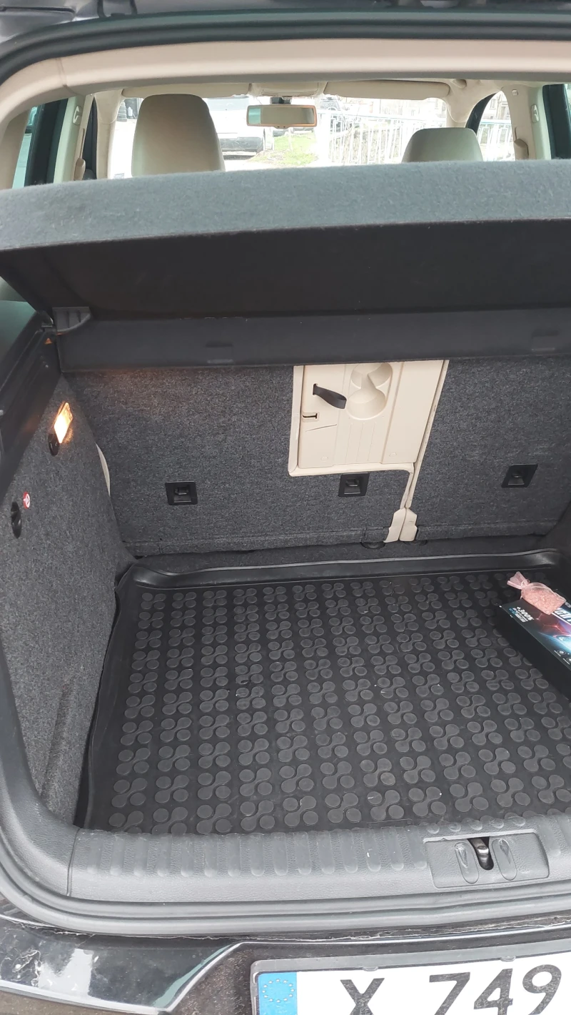 VW Tiguan, снимка 8 - Автомобили и джипове - 52996941