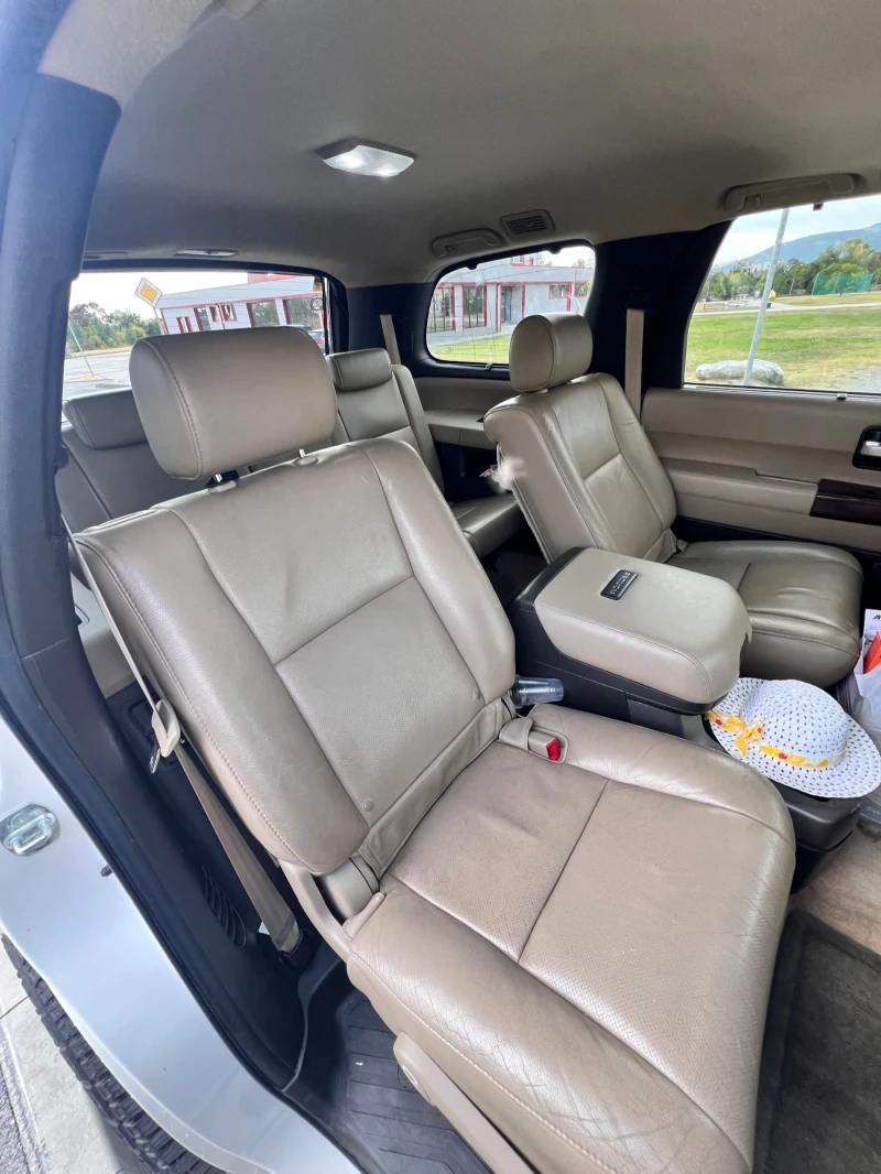 Toyota Sequoia 5.7 4x4 Platinum, снимка 9 - Автомобили и джипове - 53037456