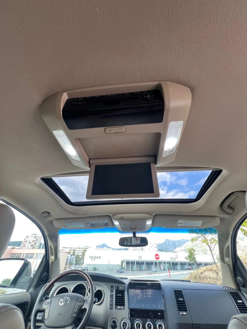 Toyota Sequoia 5.7 4x4 Platinum, снимка 11 - Автомобили и джипове - 53037456