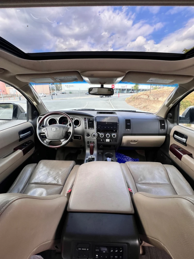 Toyota Sequoia 5.7 4x4 Platinum, снимка 10 - Автомобили и джипове - 53037456