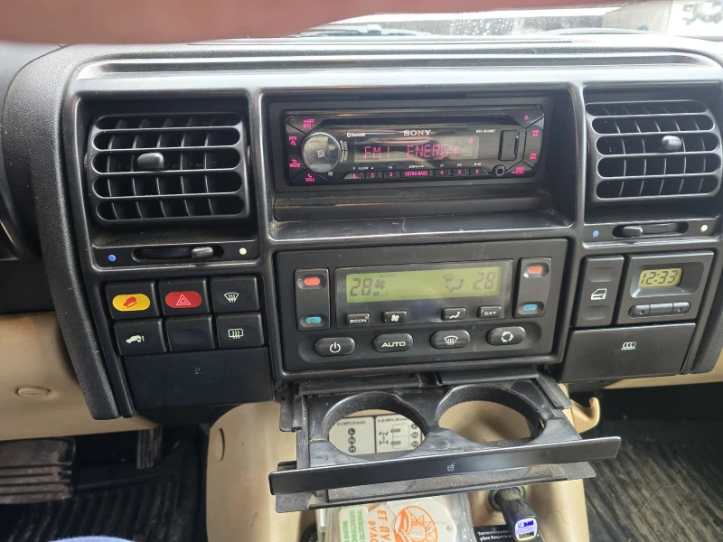 Land Rover Discovery TD5, снимка 8 - Автомобили и джипове - 53427813