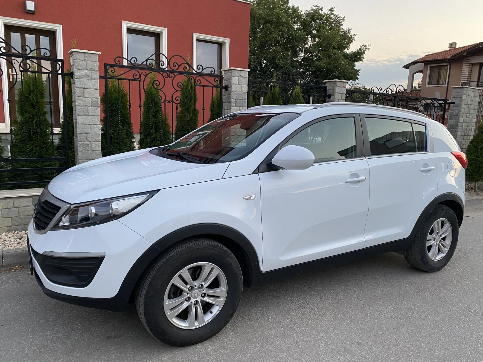 Kia Sportage NAVI-KAMERA ЛИЗИНГ - изображение 2