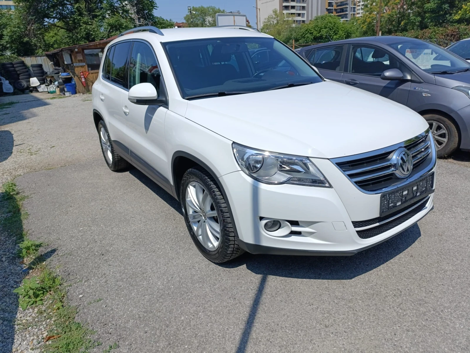 VW Tiguan 2.0TDI ТОП СЪСТОЯНИЕ  - изображение 2