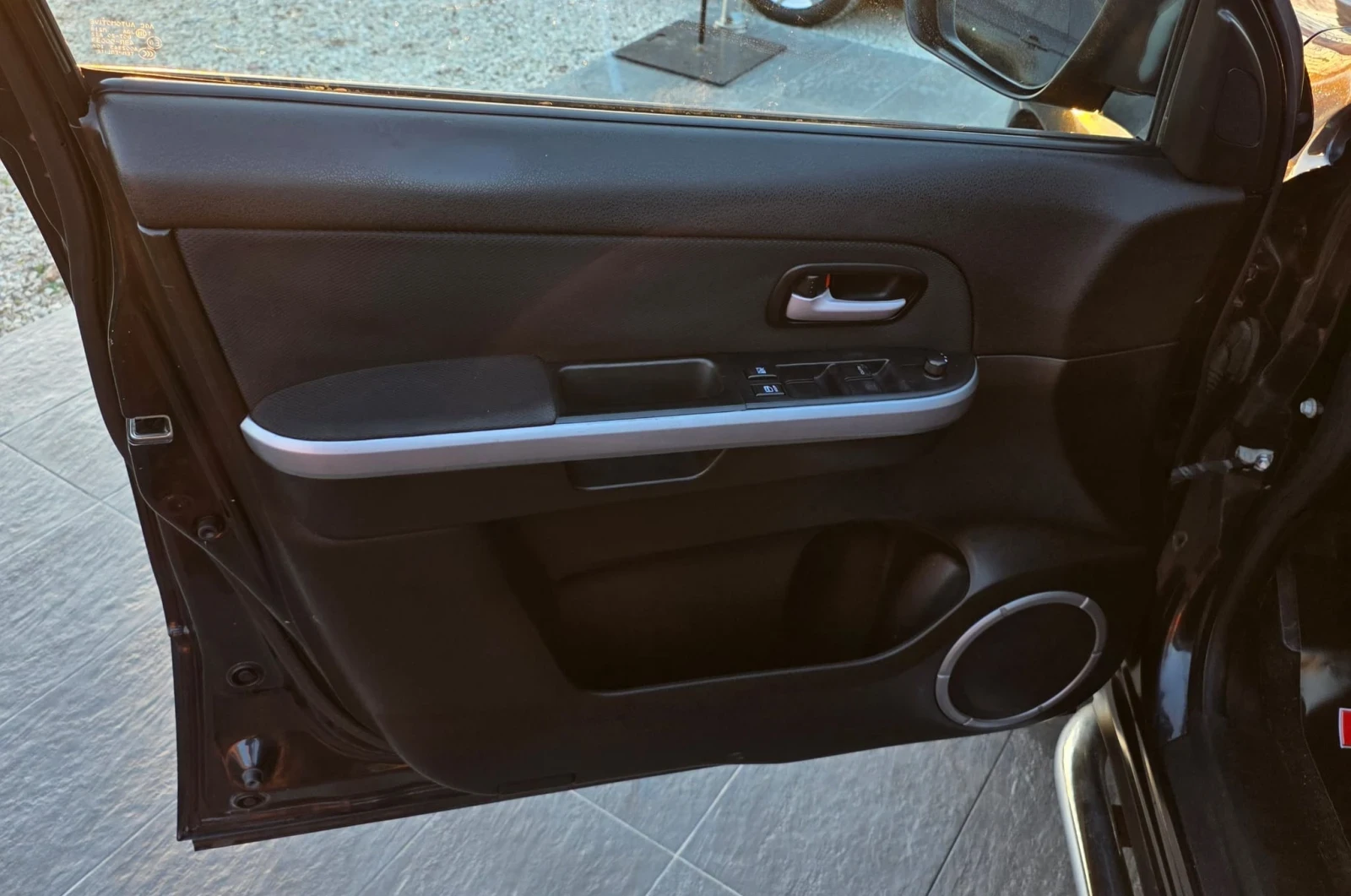 Suzuki Vitara 1.9 DDiS 130�.�.4WD Executive | Mobile.bg � ����������� 14