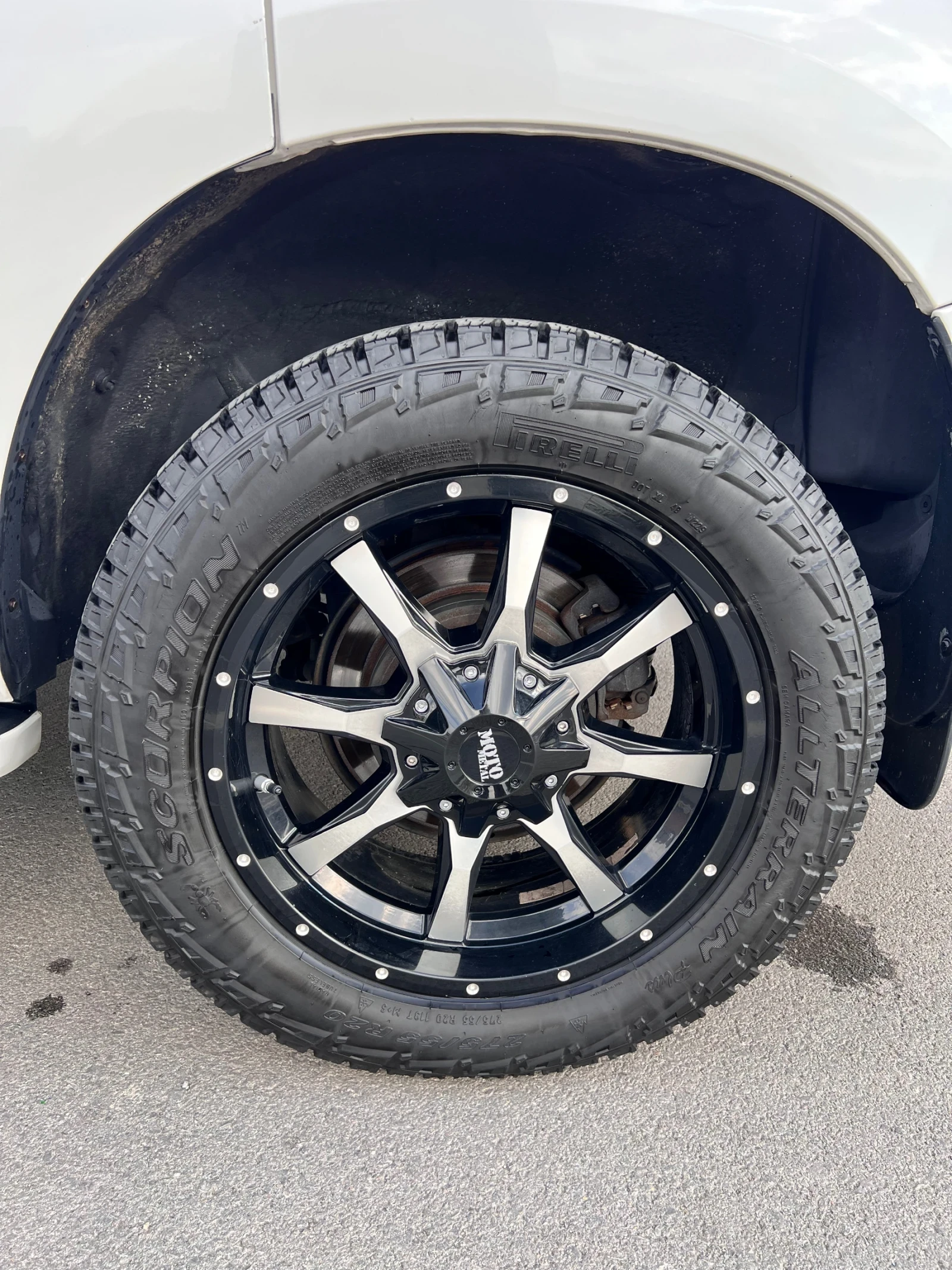 Toyota Sequoia 5.7 4x4 Platinum - изображение 8