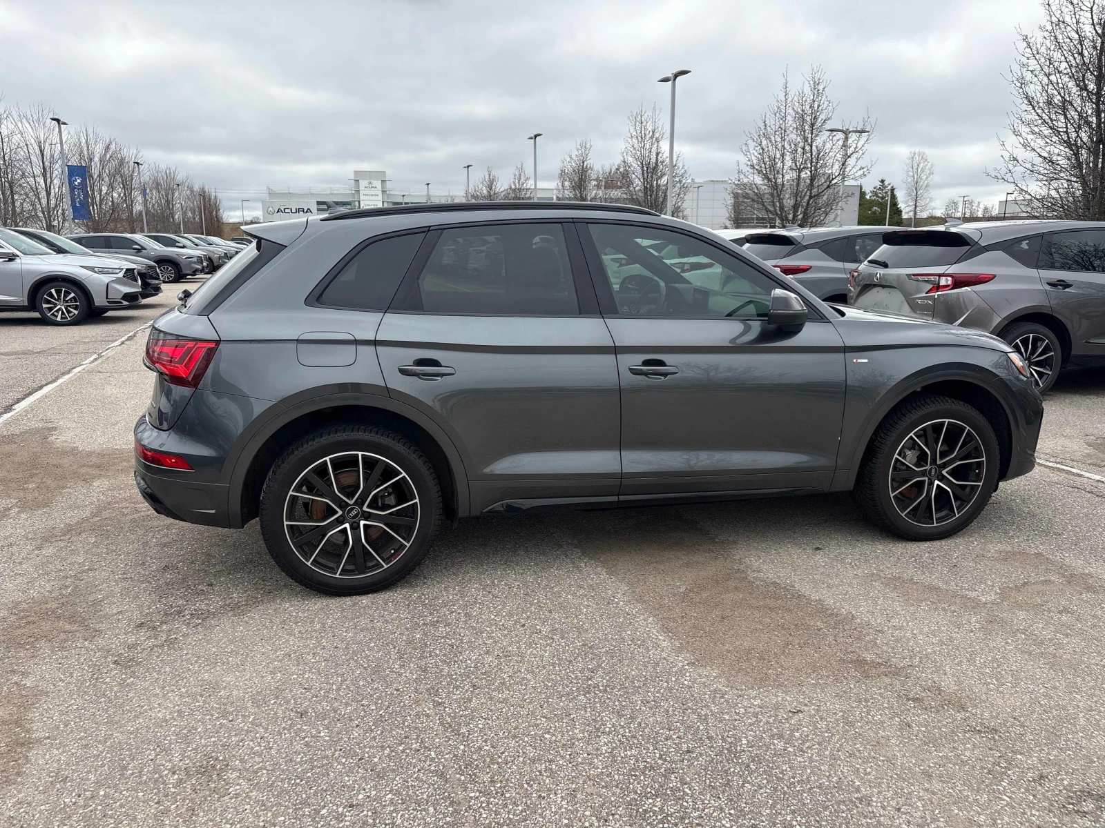 Audi Q5 S LINE * ОБДУХВАНЕ * 360 КАМЕРА * БЕЗ ИНЦИДЕНТИ * , снимка 4 - Автомобили и джипове - 54241079