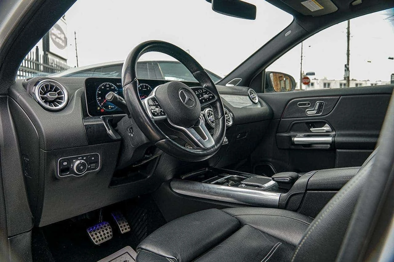 Mercedes-Benz GLA AMG PKG | PANORAMIC | CAMERA | KEYLESS, снимка 10 - Автомобили и джипове - 54344946