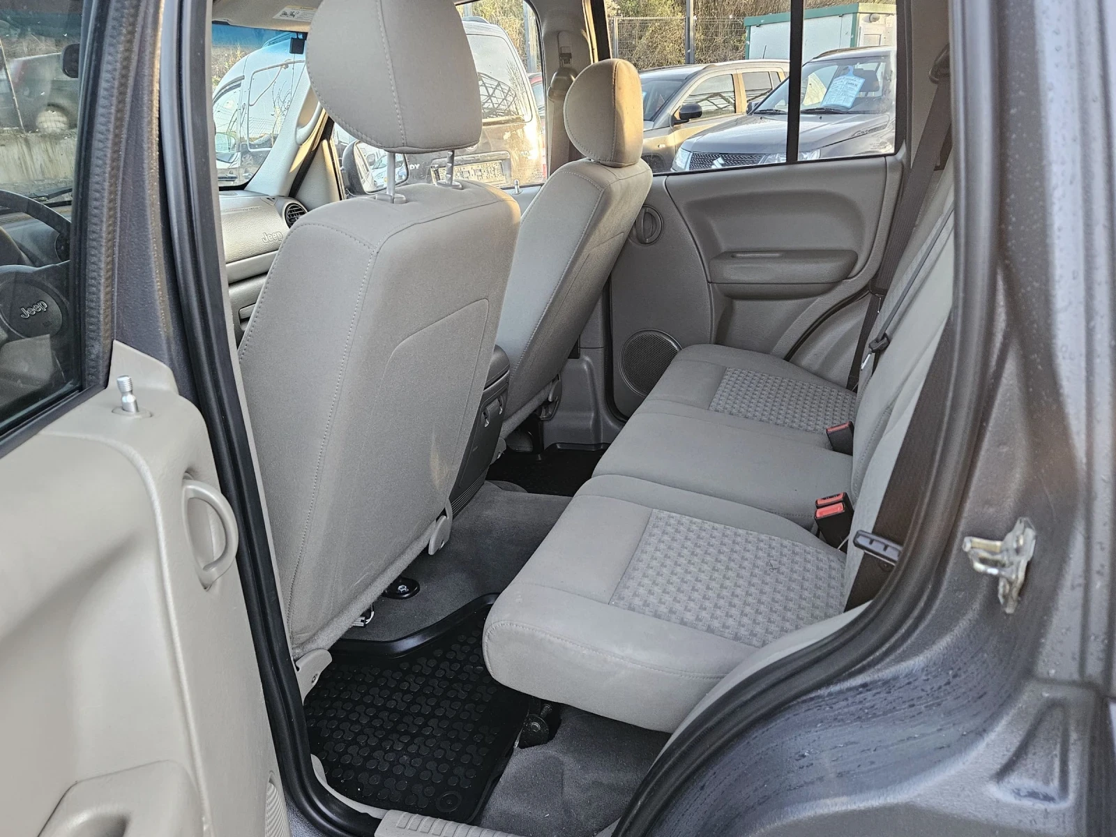 Jeep Cherokee 2.8crdi, снимка 8 - Автомобили и джипове - 54357232