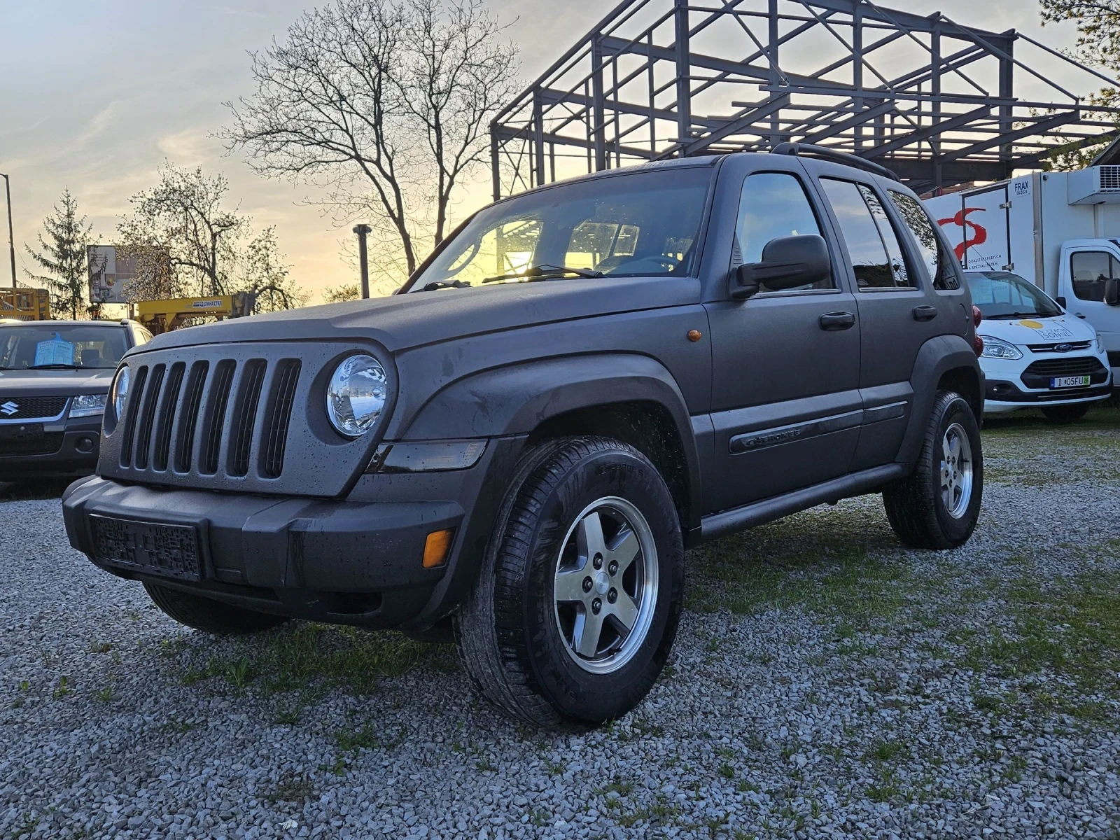Jeep Cherokee 2.8crdi, снимка 2 - Автомобили и джипове - 54357232