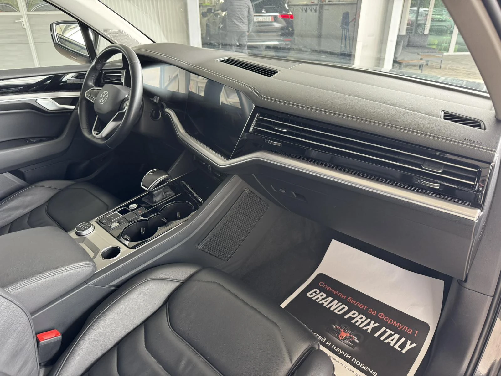 VW Touareg 3.0TDI V6* 231ps* КОЖА* НАВИ* LED* DISTRONIC, снимка 10 - Автомобили и джипове - 54629198