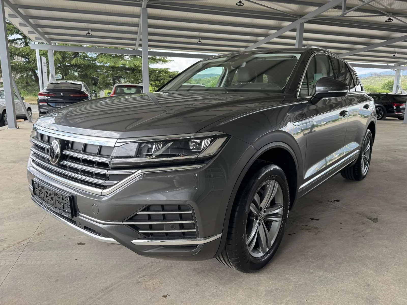 VW Touareg 3.0TDI V6* 231ps* КОЖА* НАВИ* LED* DISTRONIC