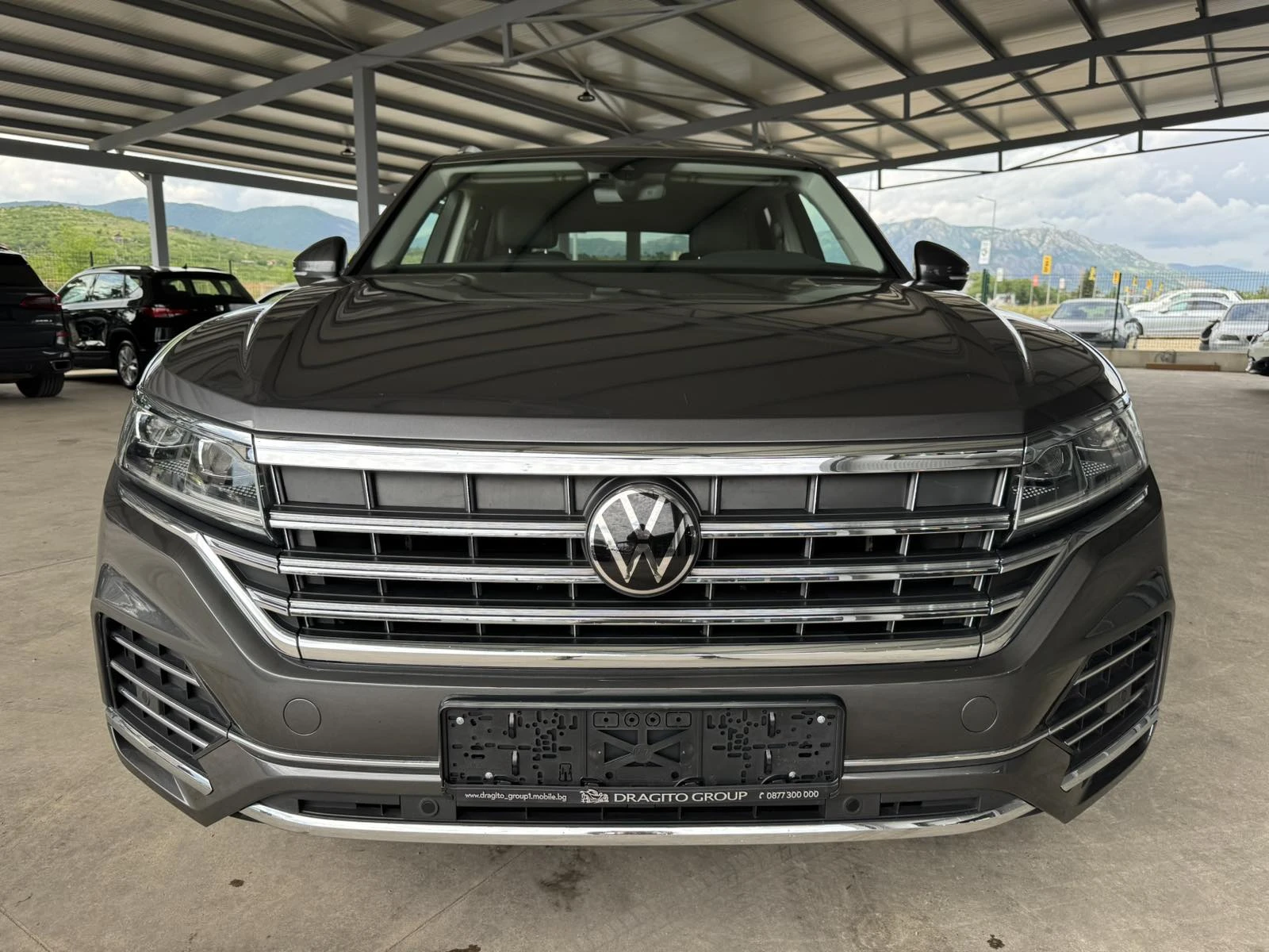 VW Touareg 3.0TDI V6* 231ps* КОЖА* НАВИ* LED* DISTRONIC, снимка 8 - Автомобили и джипове - 54629198