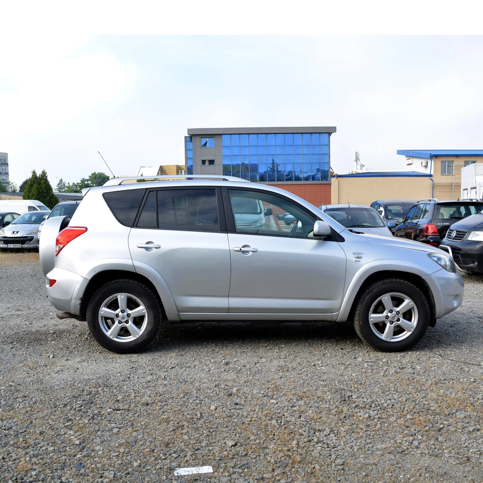 Toyota Rav4 2.2 D-Cat, снимка 4 - Автомобили и джипове - 54829879
