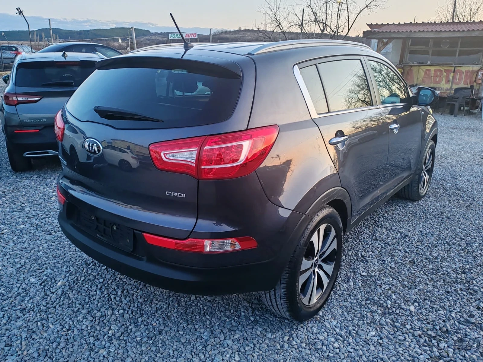 Kia Sportage 2.0 crdi 4x4 , снимка 4 - Автомобили и джипове - 54976814