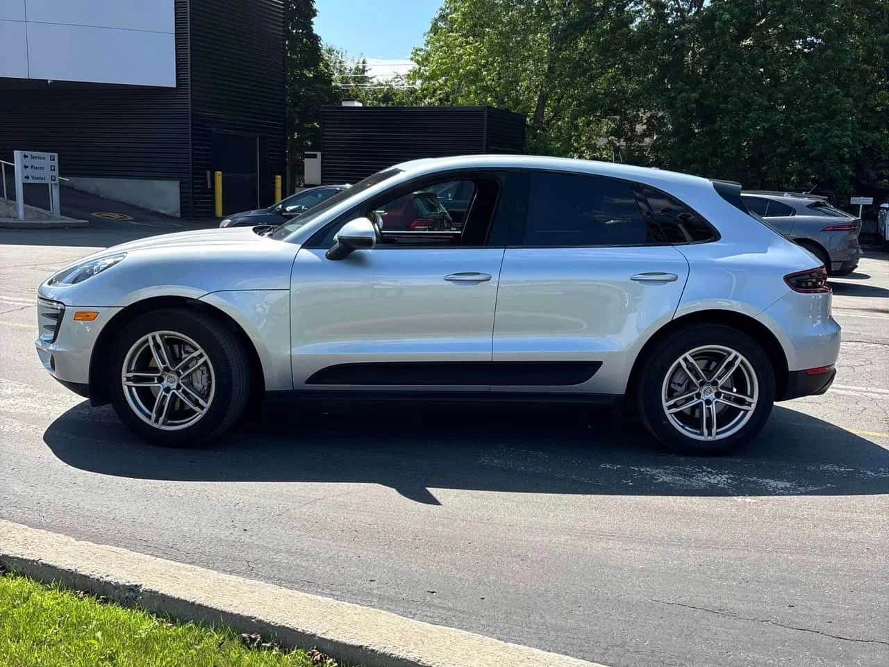 Porsche Macan * S * ШИТО ТАБЛО* ЧЕРВЕН САЛОН* ПАНОРАМА* , снимка 3 - Автомобили и джипове - 55167296