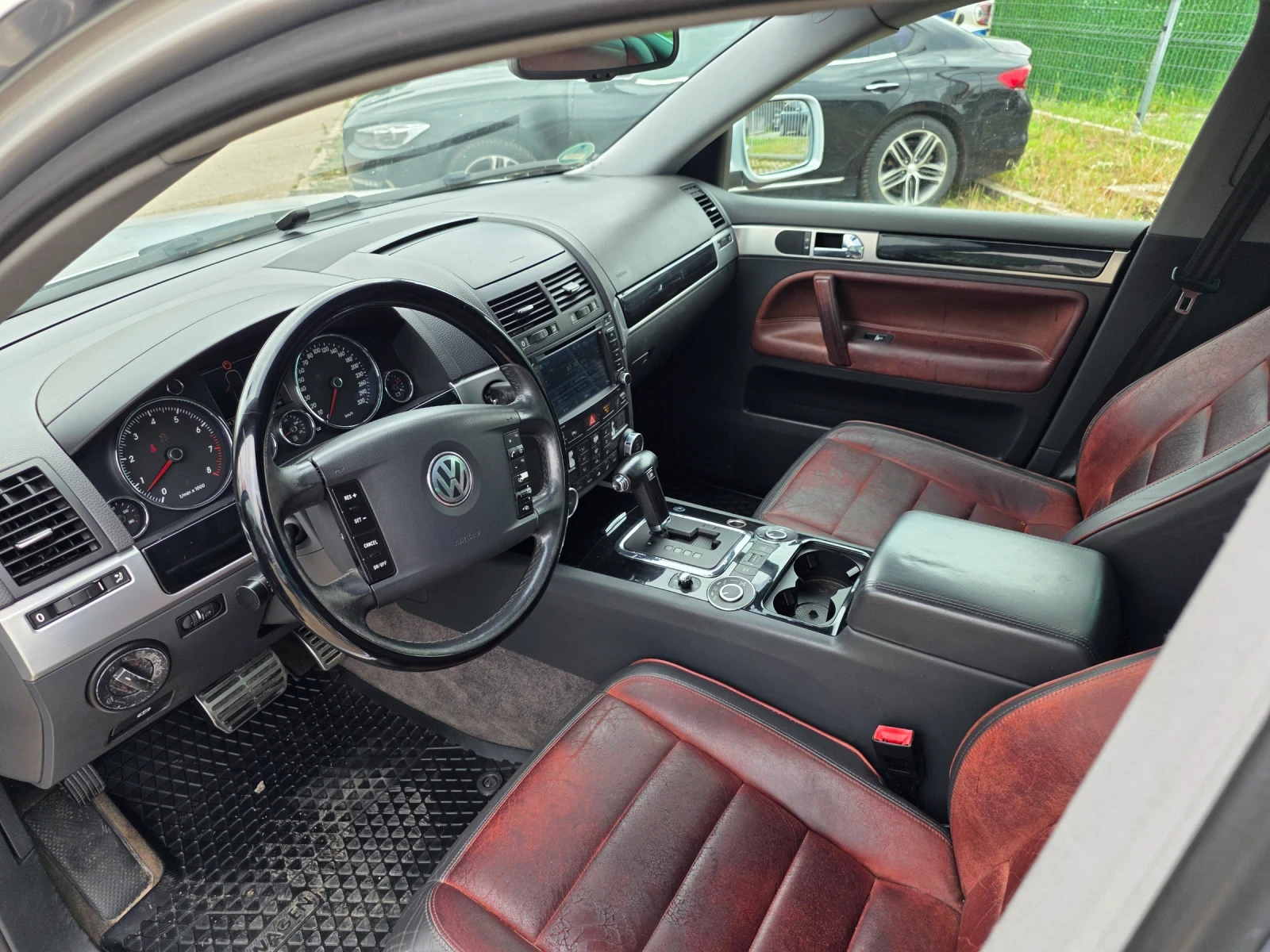 VW Touareg 4.2i INDIVIDUAL НОВ ВНОС, снимка 6 - Автомобили и джипове - 55187952