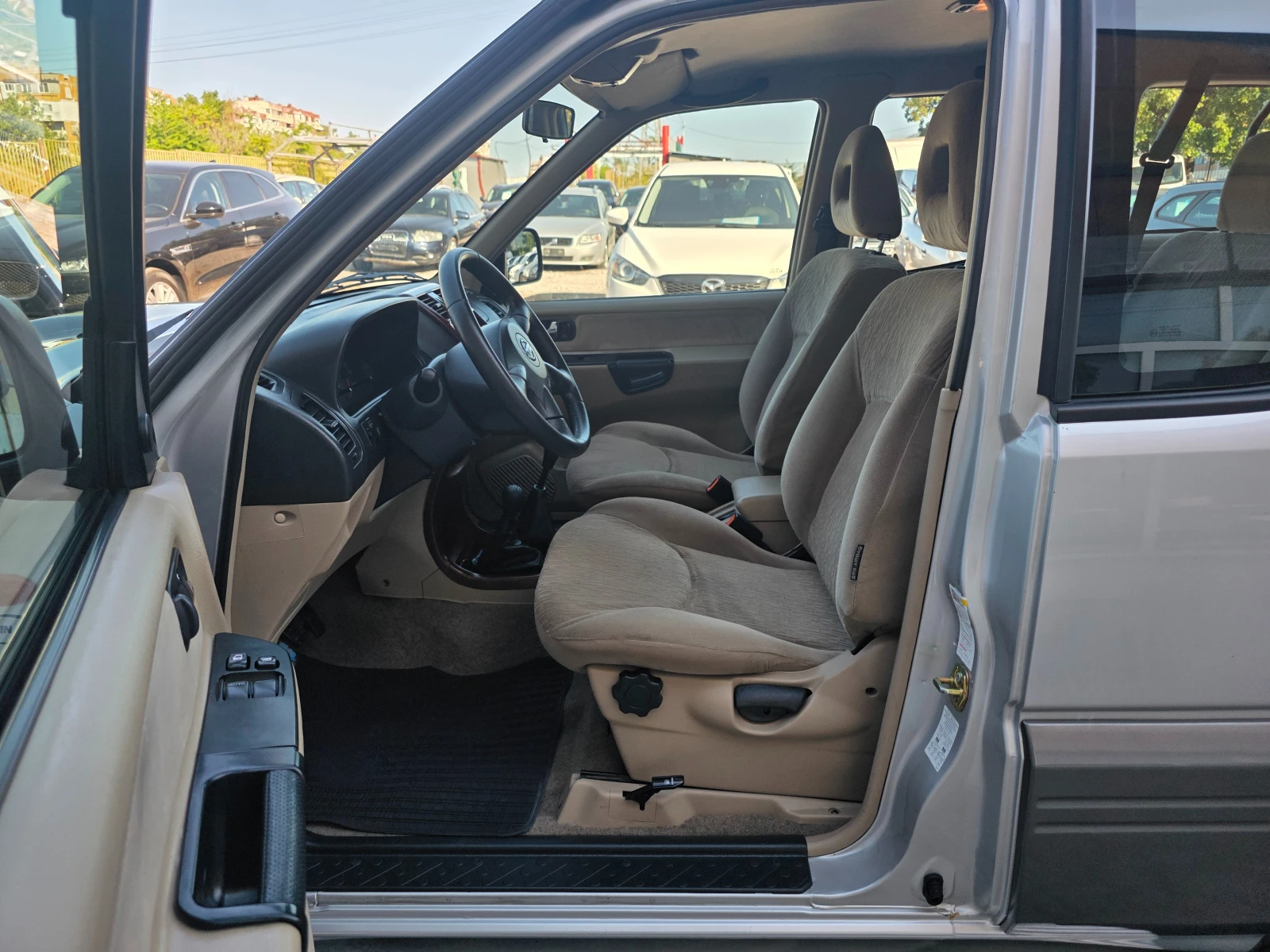 Nissan Terrano 3.0TDI KLIMA ITALY, снимка 11 - Автомобили и джипове - 55523248