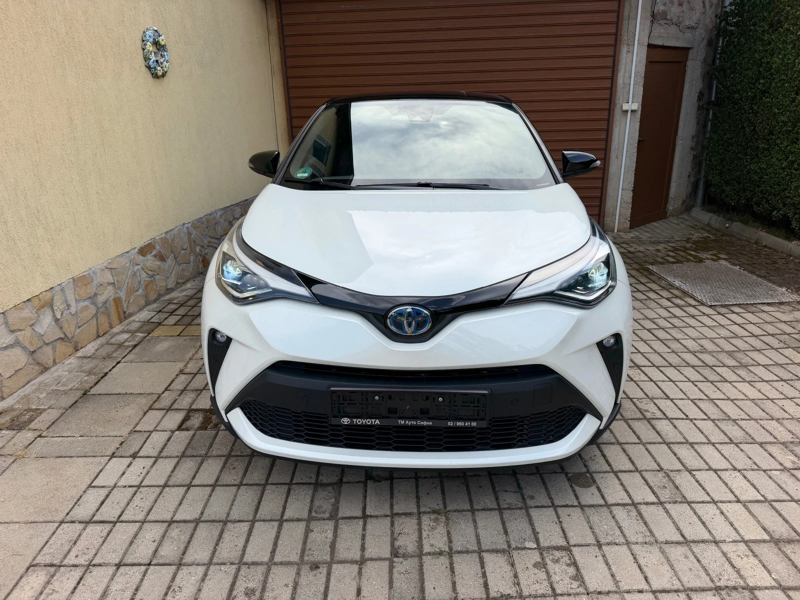 Toyota C-HR Налична!!! Гаранция 12м.