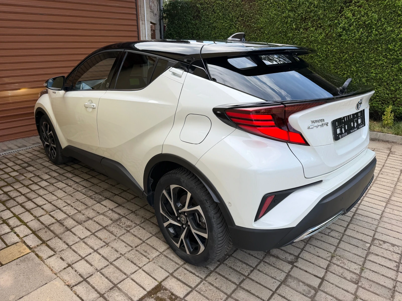 Toyota C-HR Налична!!! Гаранция 12м., снимка 8 - Автомобили и джипове - 55589424