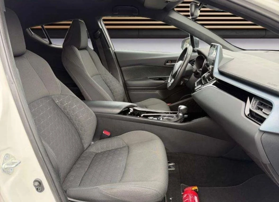 Toyota C-HR, снимка 12 - Автомобили и джипове - 55589424