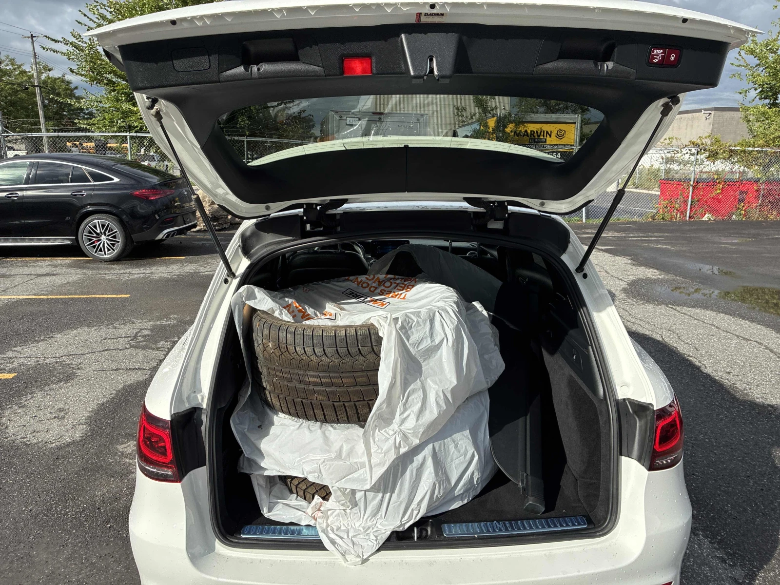 Mercedes-Benz GLC 43 AMG / Burmester / Distronic / Carfax / Автокредит, снимка 11 - Автомобили и джипове - 56047522