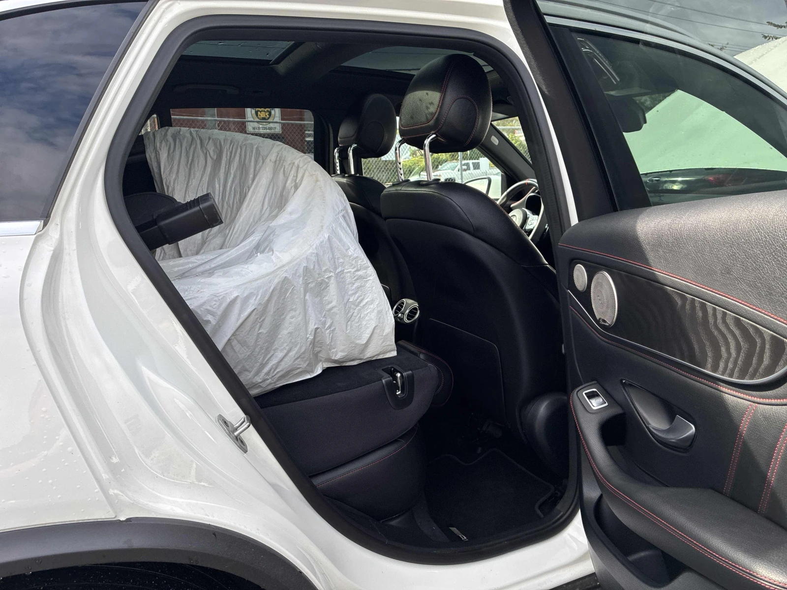 Mercedes-Benz GLC 43 AMG / Burmester / Distronic / Carfax / Автокредит, снимка 12 - Автомобили и джипове - 56047522