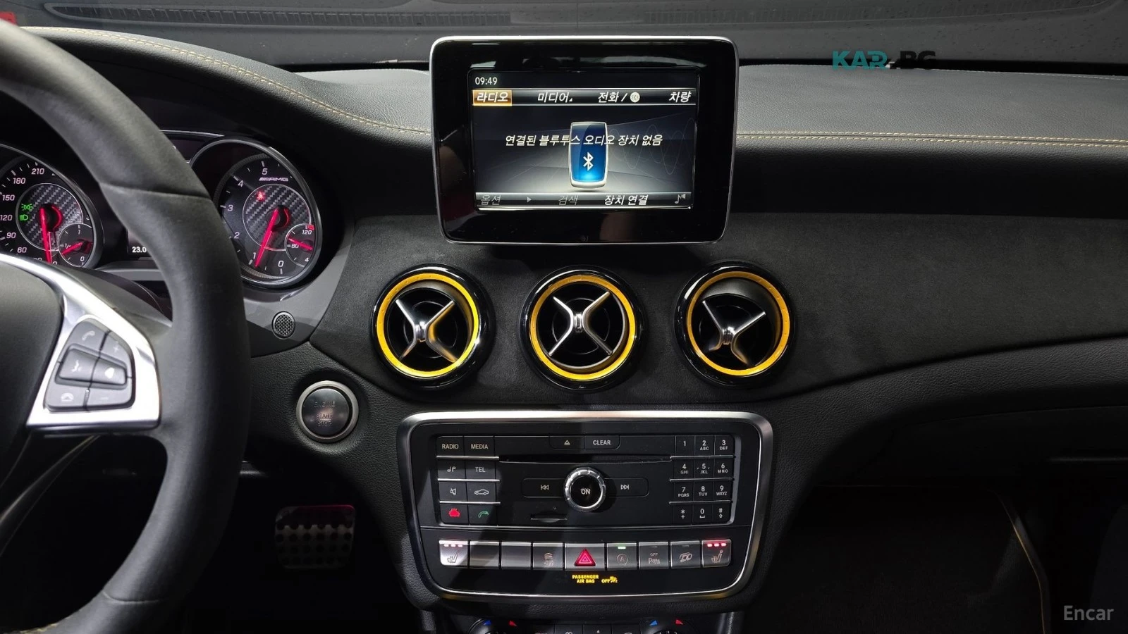 Mercedes-Benz GLA 45 AMG 4MATIC* 50th Anniversary Edition* Кожа* Подгрев* , снимка 14 - Автомобили и джипове - 56047838
