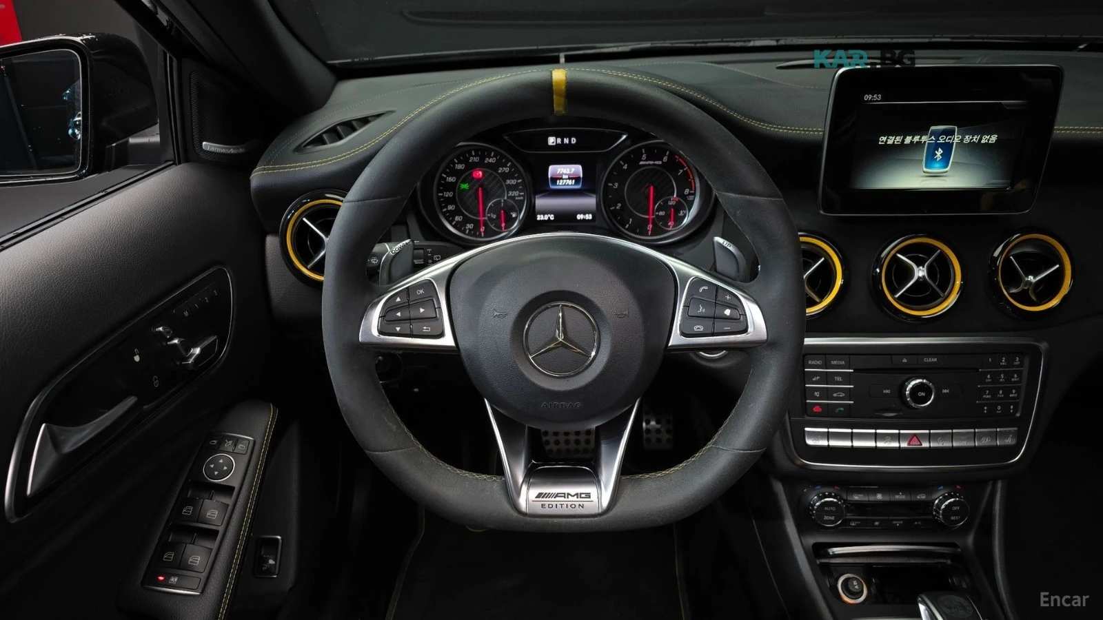 Mercedes-Benz GLA 45 AMG 4MATIC* 50th Anniversary Edition* Кожа* Подгрев* , снимка 13 - Автомобили и джипове - 56047838