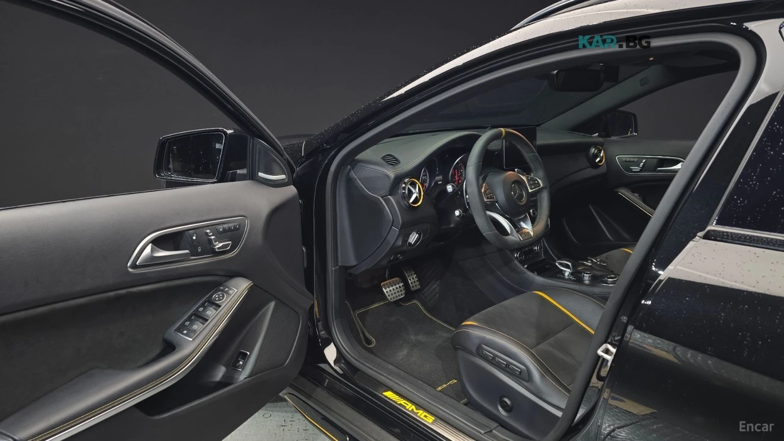 Mercedes-Benz GLA 45 AMG 4MATIC* 50th Anniversary Edition* Кожа* Подгрев* , снимка 10 - Автомобили и джипове - 56047838