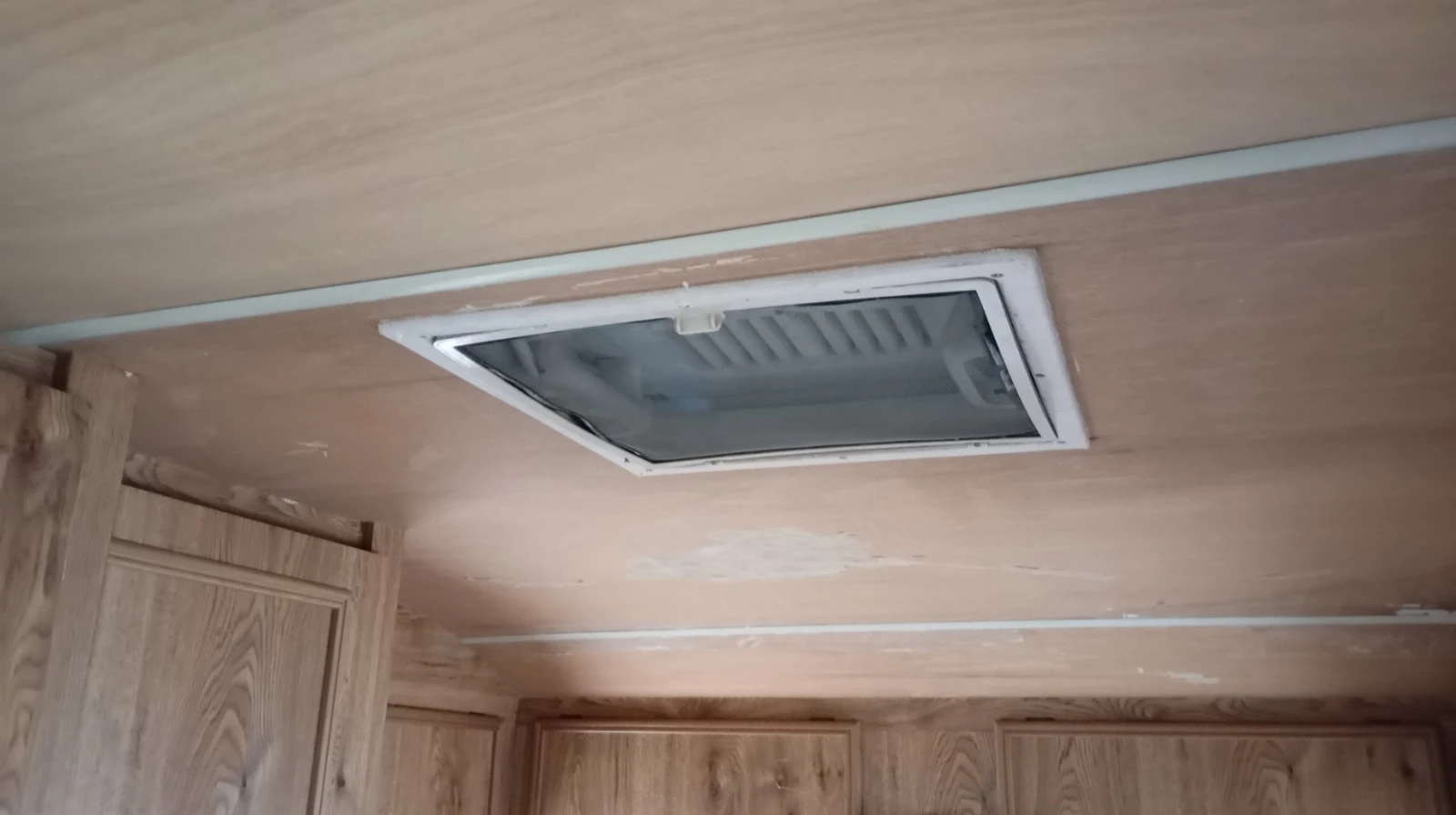 Каравана HYMER / ERIBA 380, снимка 13 - Каравани и кемпери - 53798046