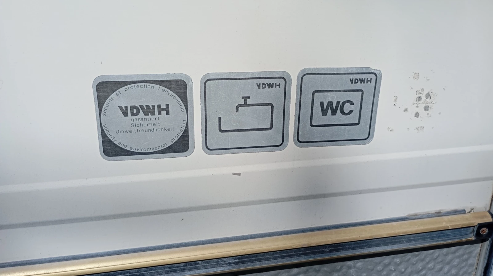 Каравана HYMER / ERIBA 380, снимка 6 - Каравани и кемпери - 53798046