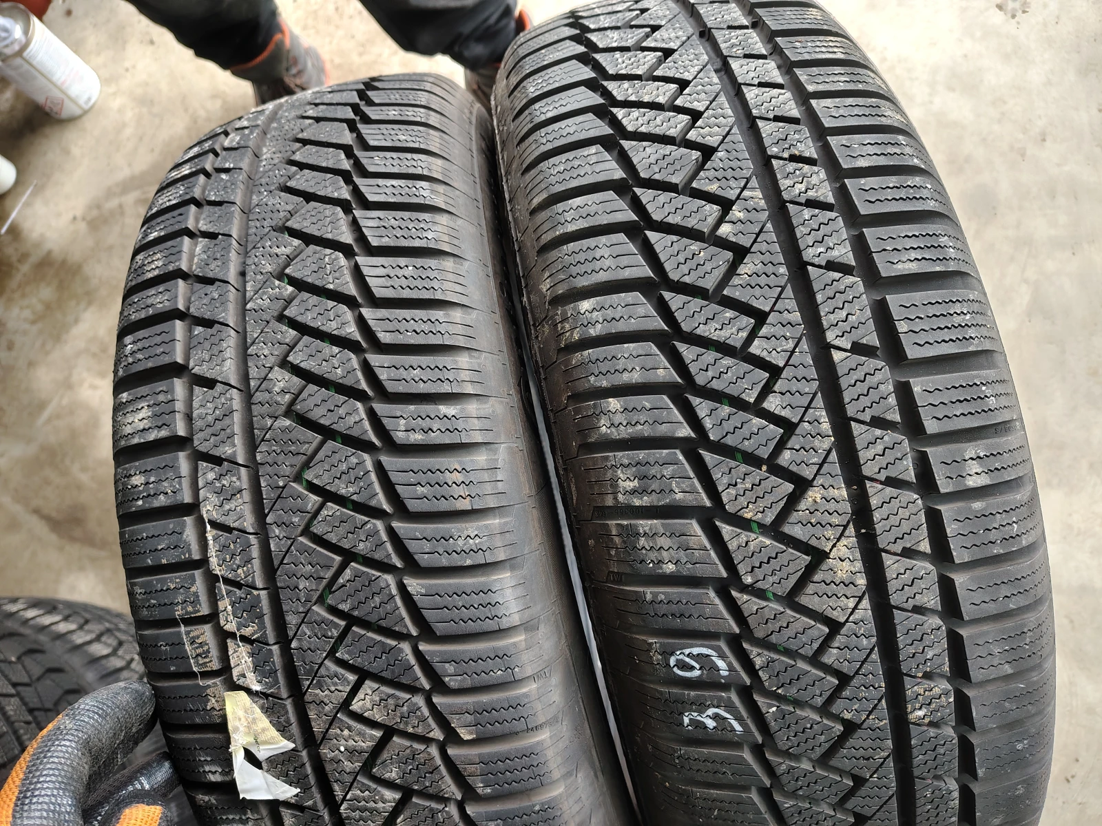 Гуми Зимни 215/65R17