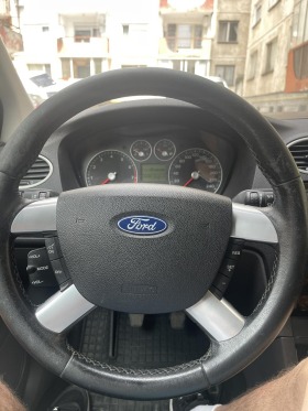 Ford Focus 2.0i ghia, снимка 8 - Автомобили и джипове - 45075611