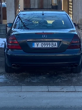  Mercedes-Benz E 220