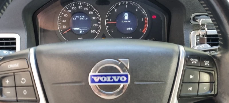 Volvo V70 2.0d, снимка 9 - Автомобили и джипове - 47069269