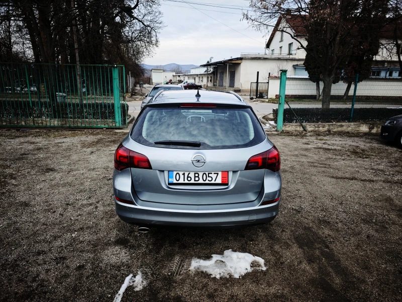 Opel Astra ST-1.4T Sport/NAVI/SWISS, снимка 4 - Автомобили и джипове - 49241699