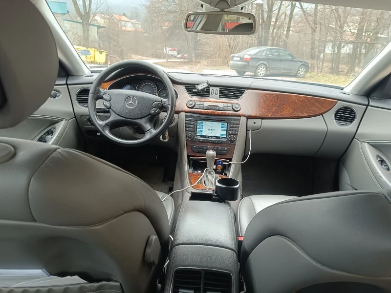 Mercedes-Benz CLS 320, снимка 5 - Автомобили и джипове - 52351238